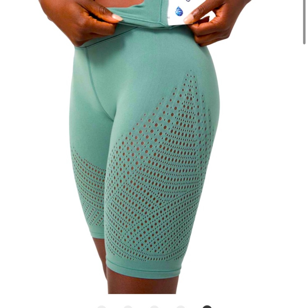Lululemon Reveal Short Digital Rain Tidewater Teal